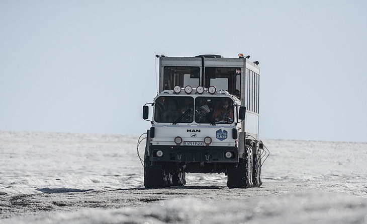  Top 5 Pool Maintenance Tips for a Sparkling Pool All Year Round